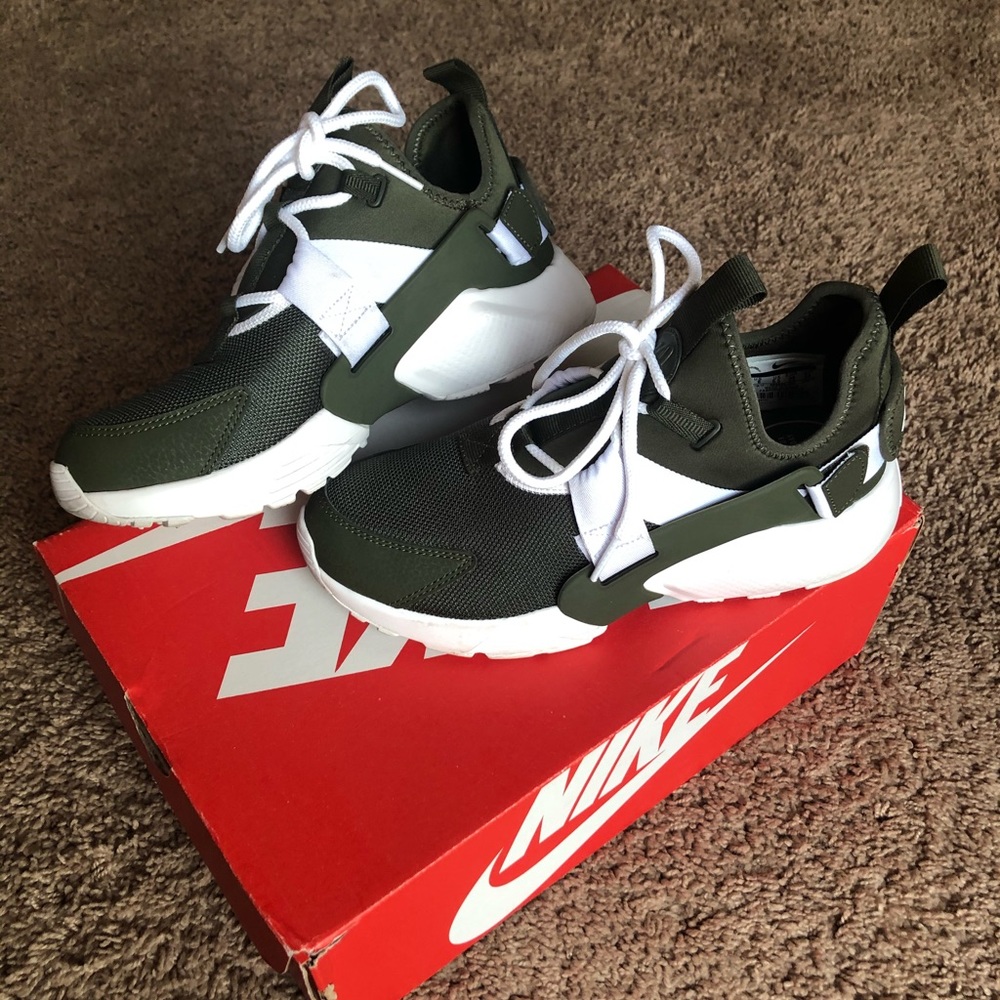 Nike air huarache city low